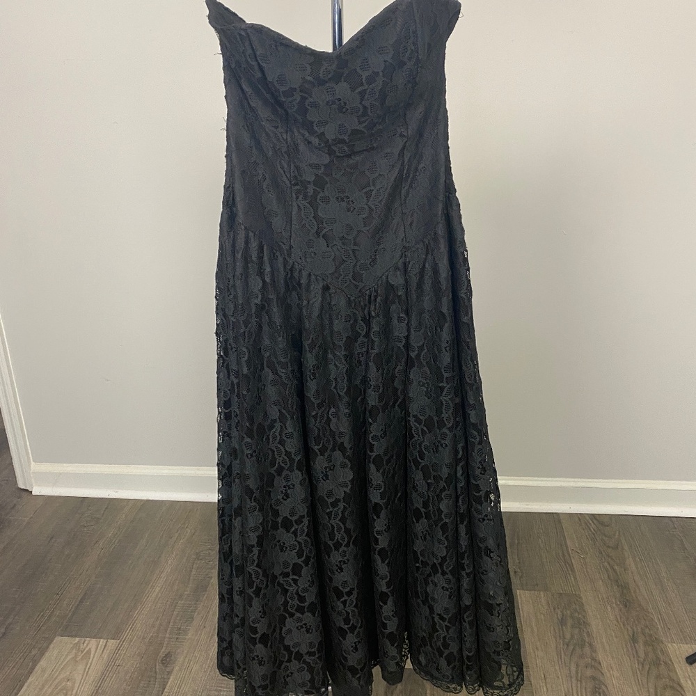 Black Lace evening Special Event Dress, backless, strapless